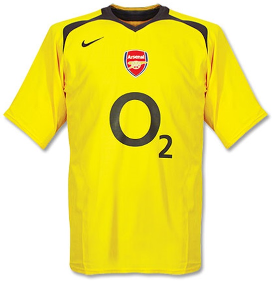 Camiseta de Arsenal visitante amarillo y gris oscuro de 2005-2006