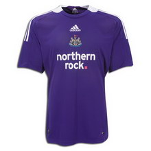 Foto de la camiseta de fútbol de Newcastle United visitante 2008-2009 oficial
