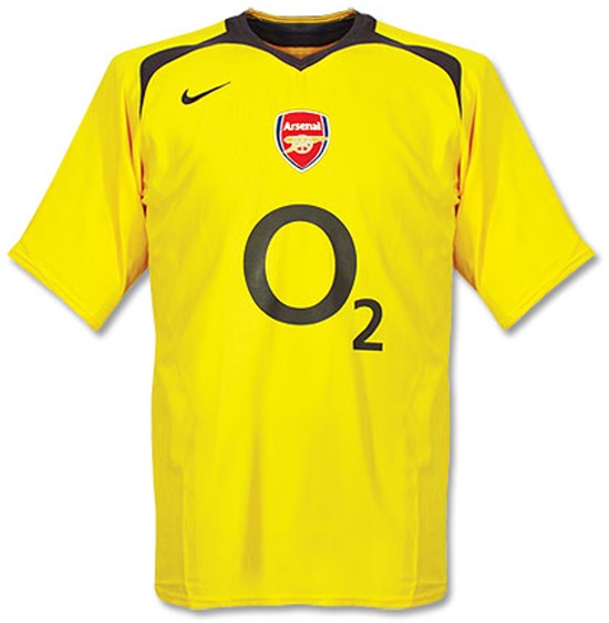 Camiseta de Arsenal visitante amarillo y gris oscuro de 2005-2006