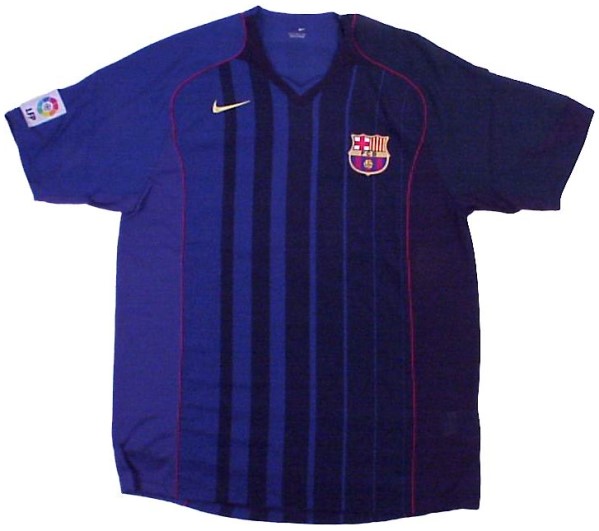 Camiseta de FC Barcelona visitante azul y rojo de 2004-2005