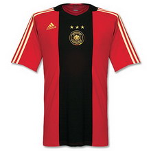 Foto de la camiseta de fútbol oficial de Alemania