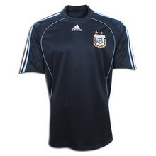 Foto de la camiseta de fútbol oficial de Argentina