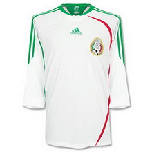 Foto de la camiseta de fútbol oficial de México