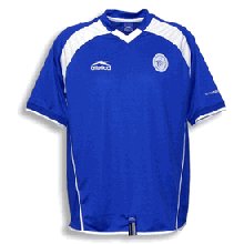 Foto de la camiseta de fútbol oficial de El Salvador