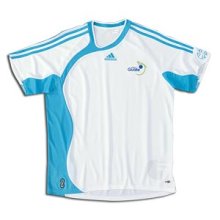 Foto de la camiseta de fútbol oficial de Guatemala